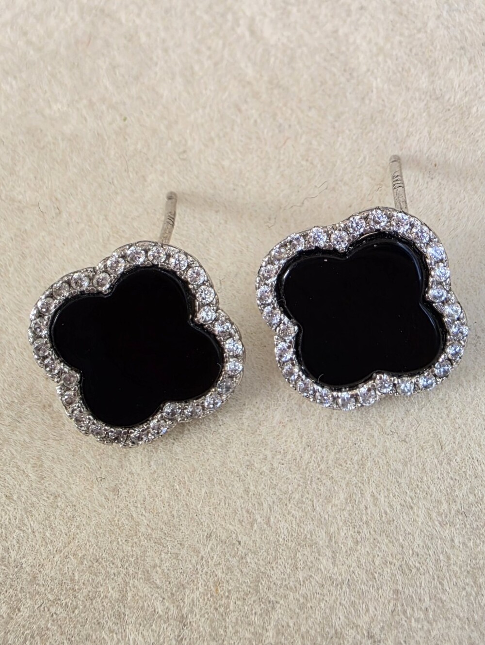 925 Sterling Silver Black Clover Halo Stud Earrings • 2.22g